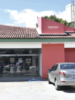 A Polícia Civil do Amazonas (PC-AM), por meio do 18º Distrito Integrado de Polícia (DIP), cumpriu, na terça-feira (04), um mandado de prisão definitiva contra um homem, de 37 anos, condenado a oito anos de reclusão por estupro de vulnerável praticado contra uma adolescente de 12 anos, em maio de 2022, no município de Santa Isabel do Rio Negro (a 630 quilômetros de Manaus). A prisão foi realizada no bairro Cidade Nova, na zona norte de Manaus.