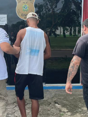 A Polícia Civil do Amazonas (PC-AM), por meio da 76ª Delegacia Interativa de Polícia (DIP) de Santa Isabel do Rio Negro (a 630 quilômetros de Manaus), cumpriu, na terça-feira (27), mandado de prisão preventiva de um homem, de 31 anos, por descumprimento de medida protetiva em favor da ex-companheira, de 38 anos. A prisão ocorreu na comunidade São José, naquele município.